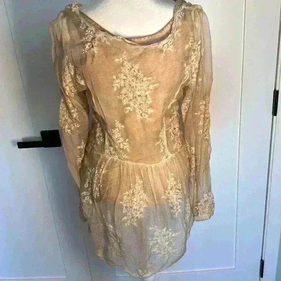 Soft surroundings cream tunic with underlay and floral detail size XS small - Picture 3 of 11